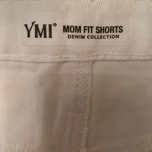 NWT Ymi  Mom Fit White Distressed Denim Shorts Button Closure Size 13/31 - Picture 8 of 9
